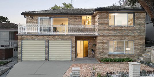 31 Jindabyne Crescent, Peakhurst Heights  NSW  2210